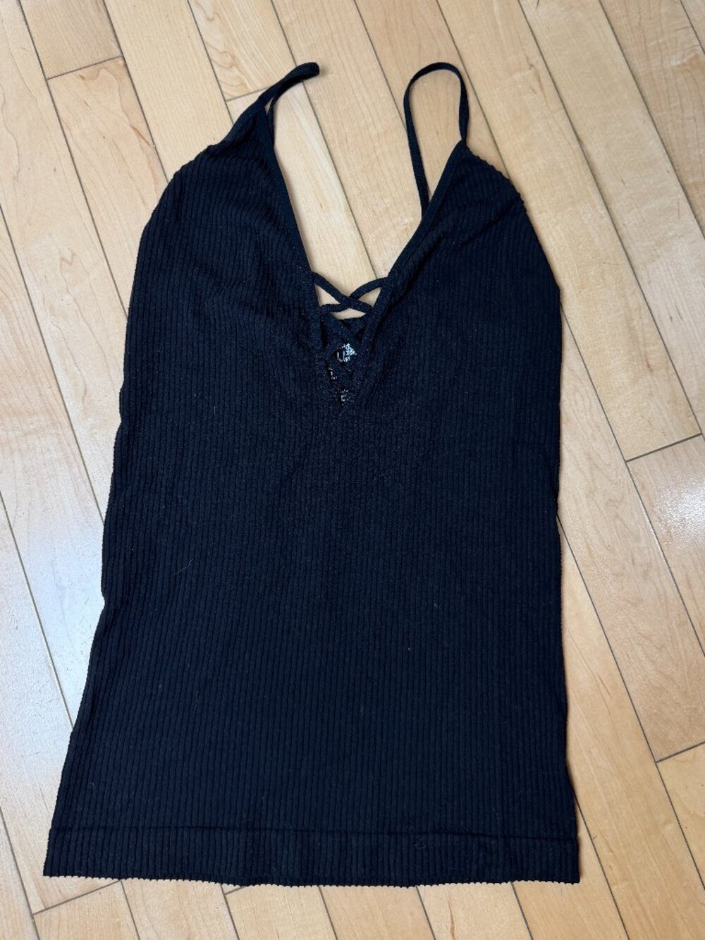 FREE PEOPLE Black Ribbed Seamless Tank Top w Criss Cross V Neck Detail Size M/L